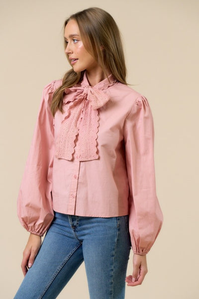 Blusa rosa pastel de botones con moño (Nuevo)