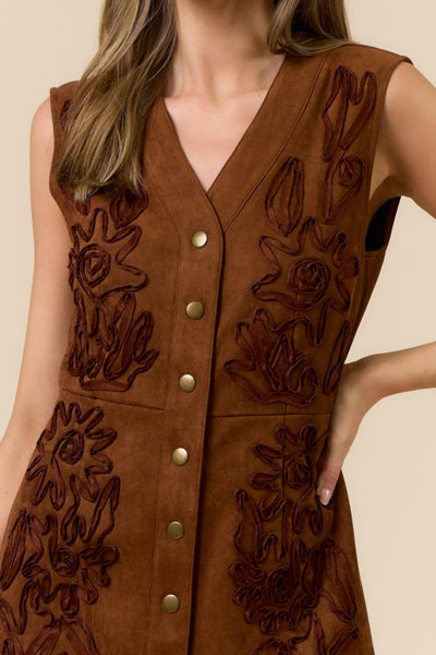 Vestido corto con café de botones (Nuevo)