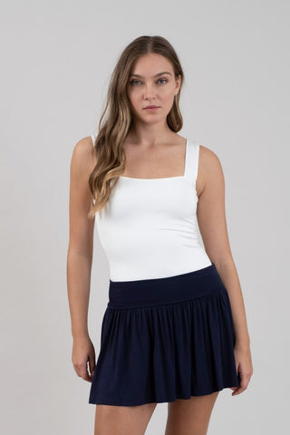 Blusa básica sin mangas de color blanca (Nueva)