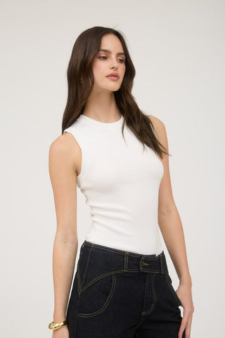 Blusa sin mangas de color blanco (Nuevo)