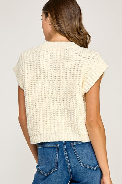 Chaleco beige de punto con detalles dorados (Nuevo)