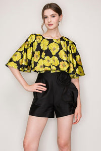 Short de vestir con flor negra (Nuevo)