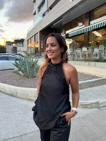 Top Halter negro Asimetrico  (NUEVO)