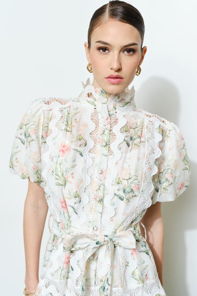 Vestido corto detallado con flores (Nuevo)