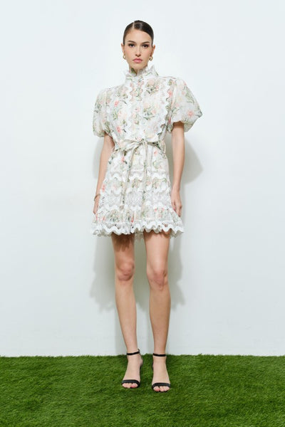 Vestido corto detallado con flores (Nuevo)