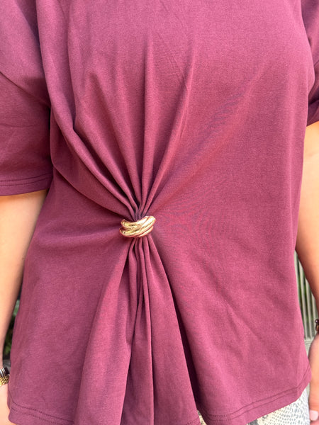 Camisa color vino con detalle dorado (NUEVO)