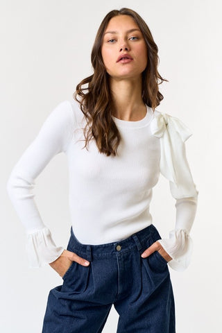 Blusa blanca de manga larga con moño (Nuevo)
