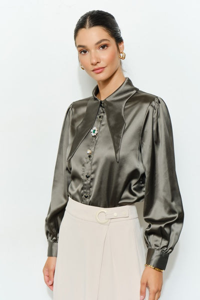 Camisa satin griscon botones de corazon (Nueva)