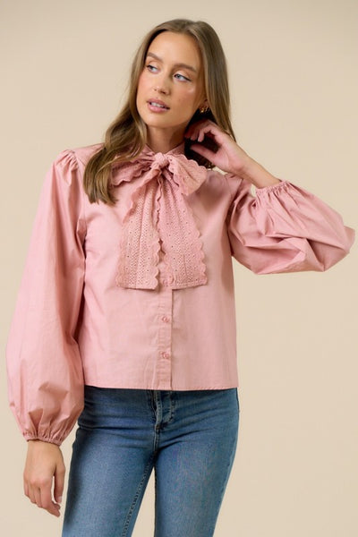 Blusa rosa pastel de botones con moño (Nuevo)
