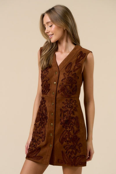 Vestido corto con café de botones (Nuevo)
