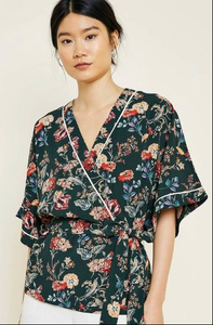 Blusa tipo kimono